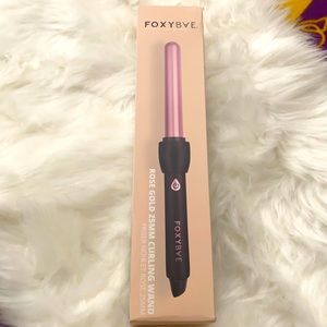 Foxybae curling wand..